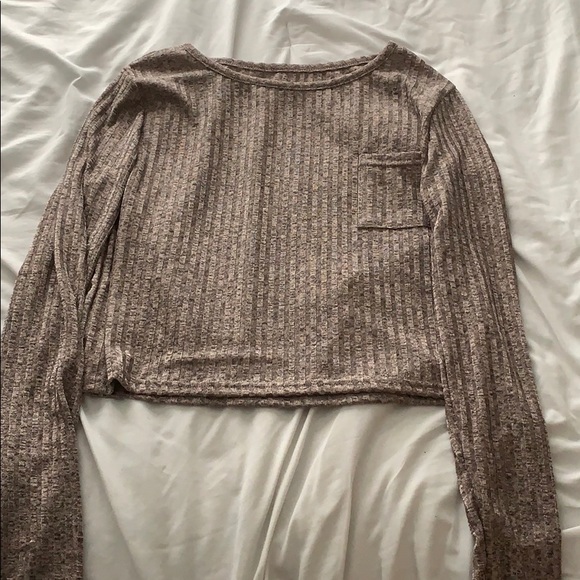 Long sleeve shirt with front pocket - Picture 1 of 1